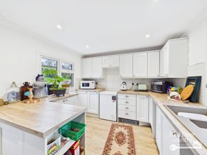 Kitchen- click for photo gallery